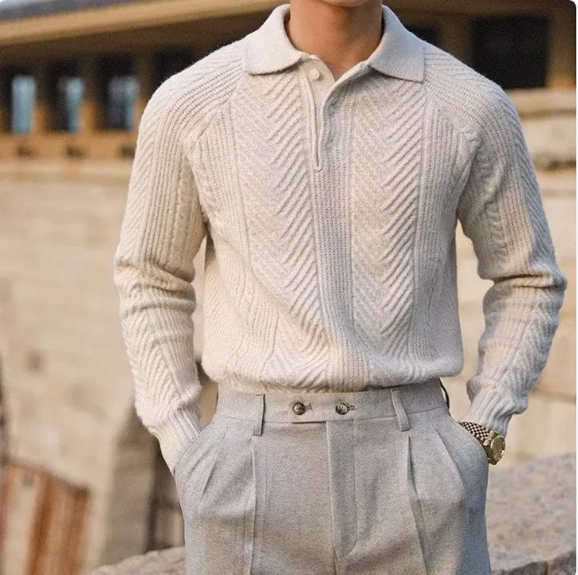 Noir Tradition – Klassischer Strickpullover